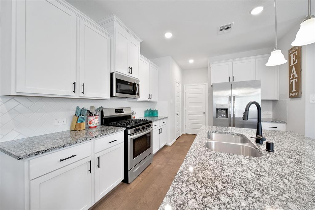 103 Skyshine Court, Conroe, Texas image 4