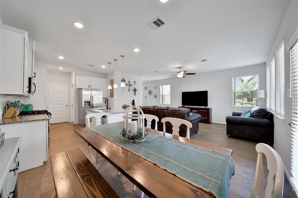 103 Skyshine Court, Conroe, Texas image 5