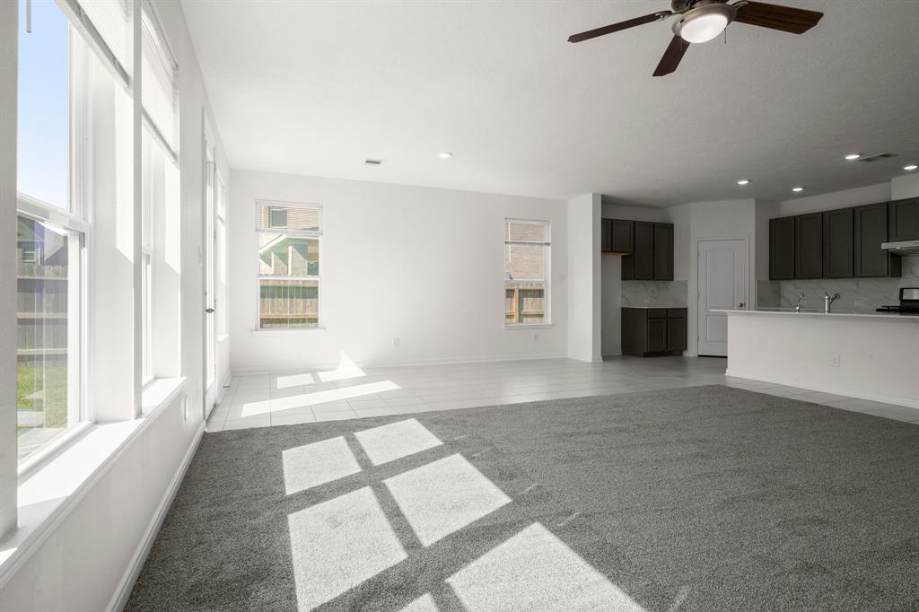 10746 Soaring Legend Lane, Humble, Texas image 9