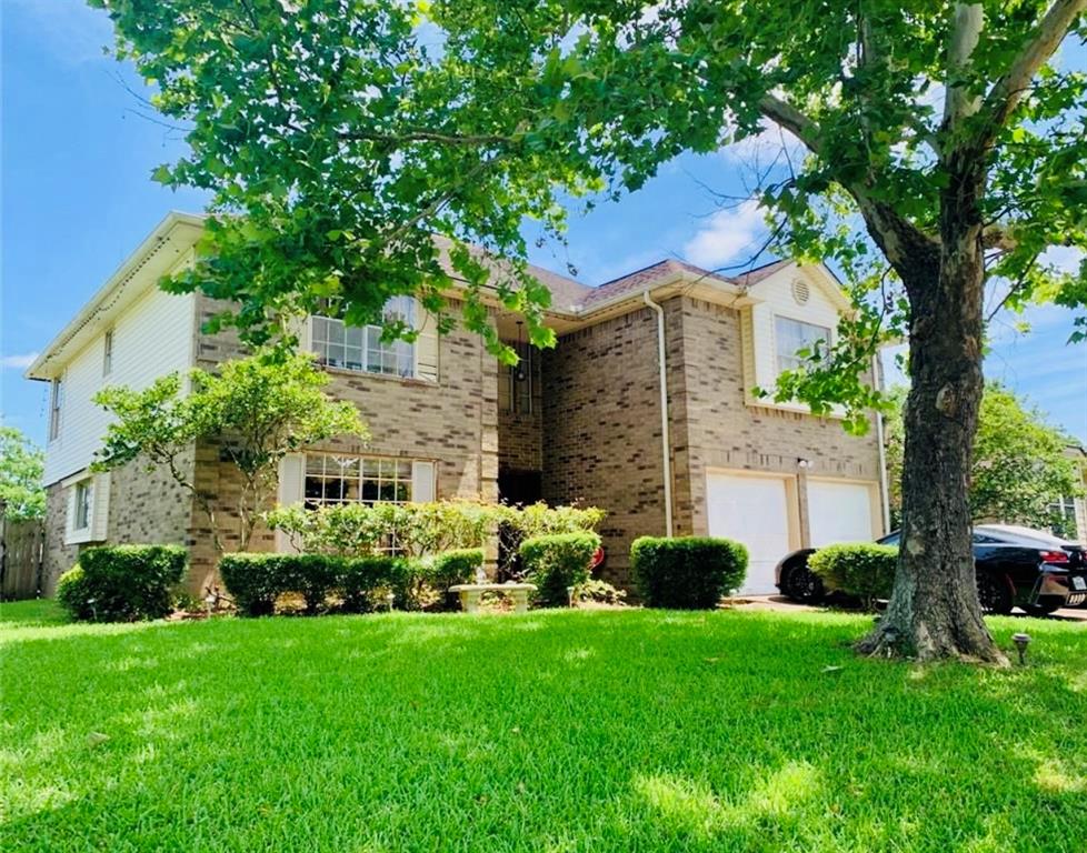 223 Almond Drive, Lake Jackson, Texas image 2
