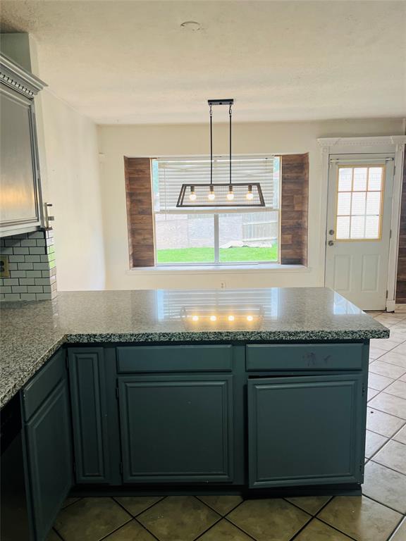 223 Almond Drive, Lake Jackson, Texas image 7