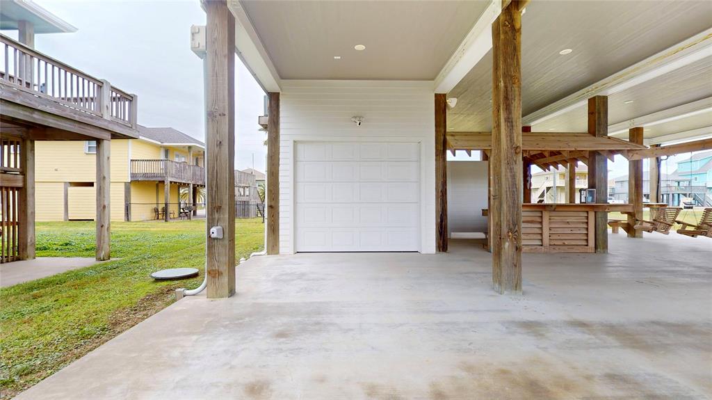 972 Bahama Drive, Crystal Beach, Texas image 32