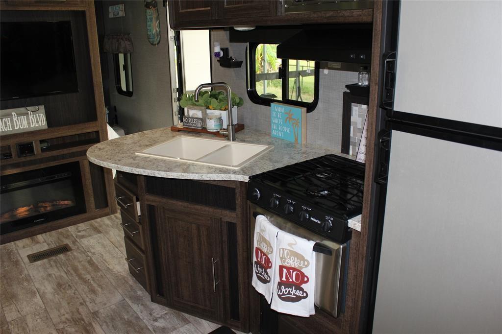 1058 O Neil Road, Crystal Beach, Texas image 22