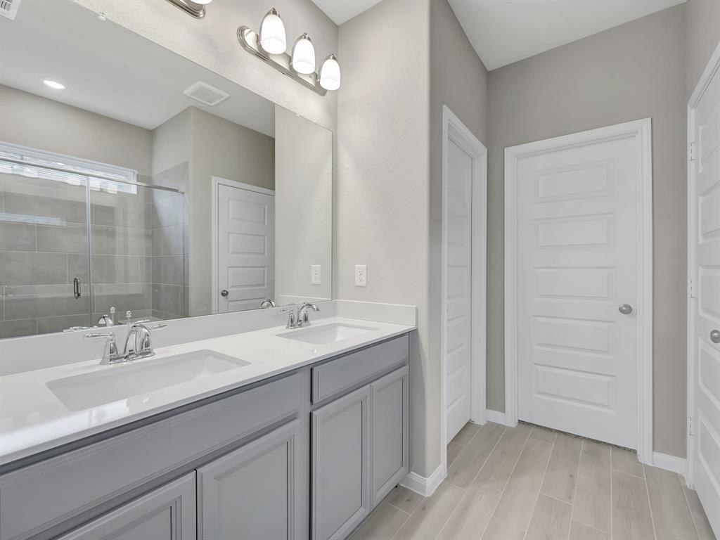 16698 Sterling Cliff Street, Conroe, Texas image 17