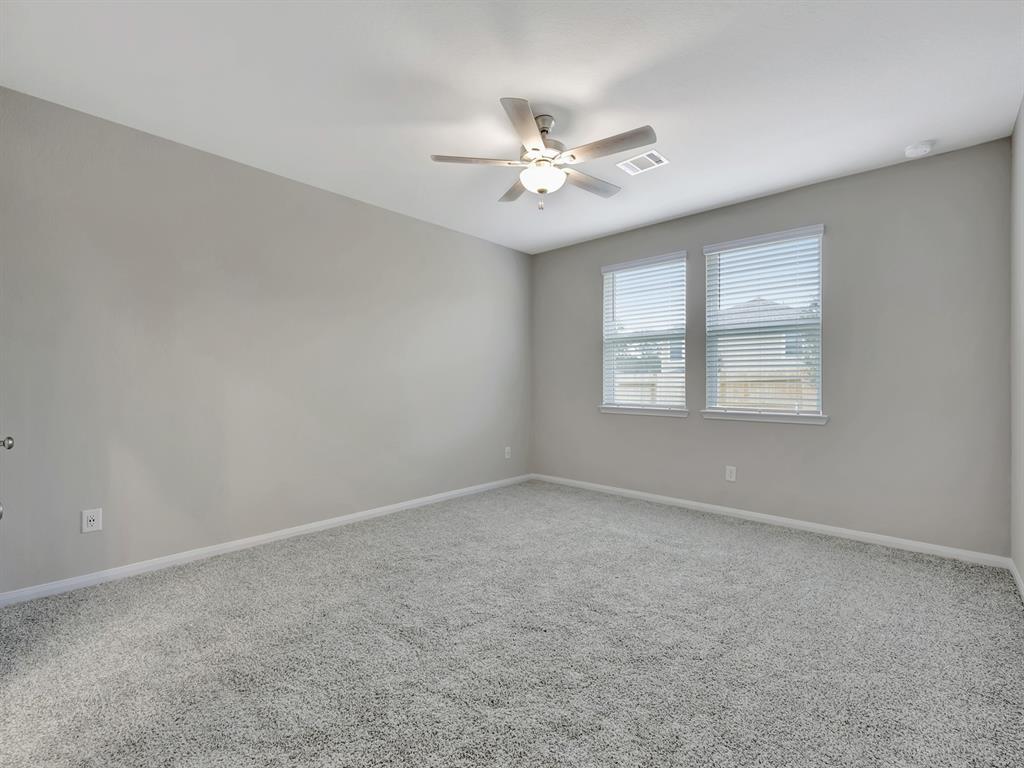 16698 Sterling Cliff Street, Conroe, Texas image 14