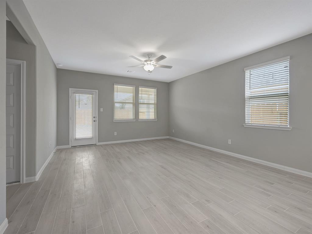 16698 Sterling Cliff Street, Conroe, Texas image 12