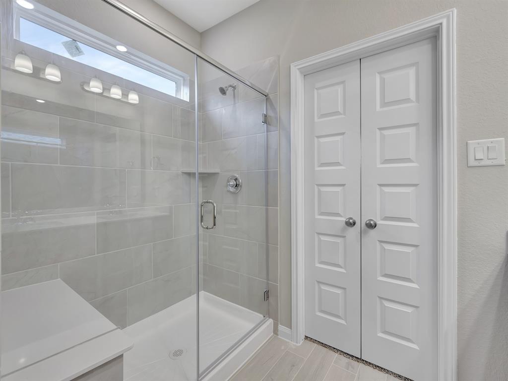 16698 Sterling Cliff Street, Conroe, Texas image 18