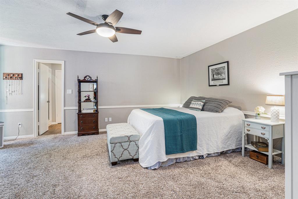 1201 W Edgewood Drive, Friendswood, Texas image 17