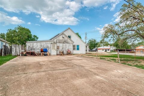 Single Family Residence in Galena Park TX 704 Holland Avenue 26.jpg