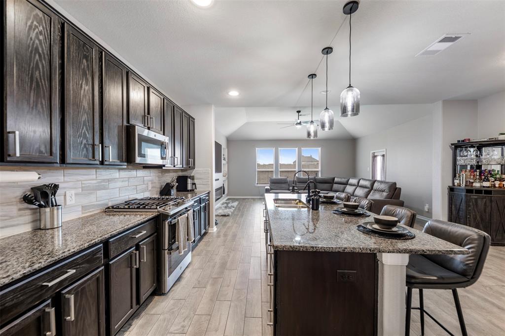 8818 Dalmatian Way, Rosharon, Texas image 12