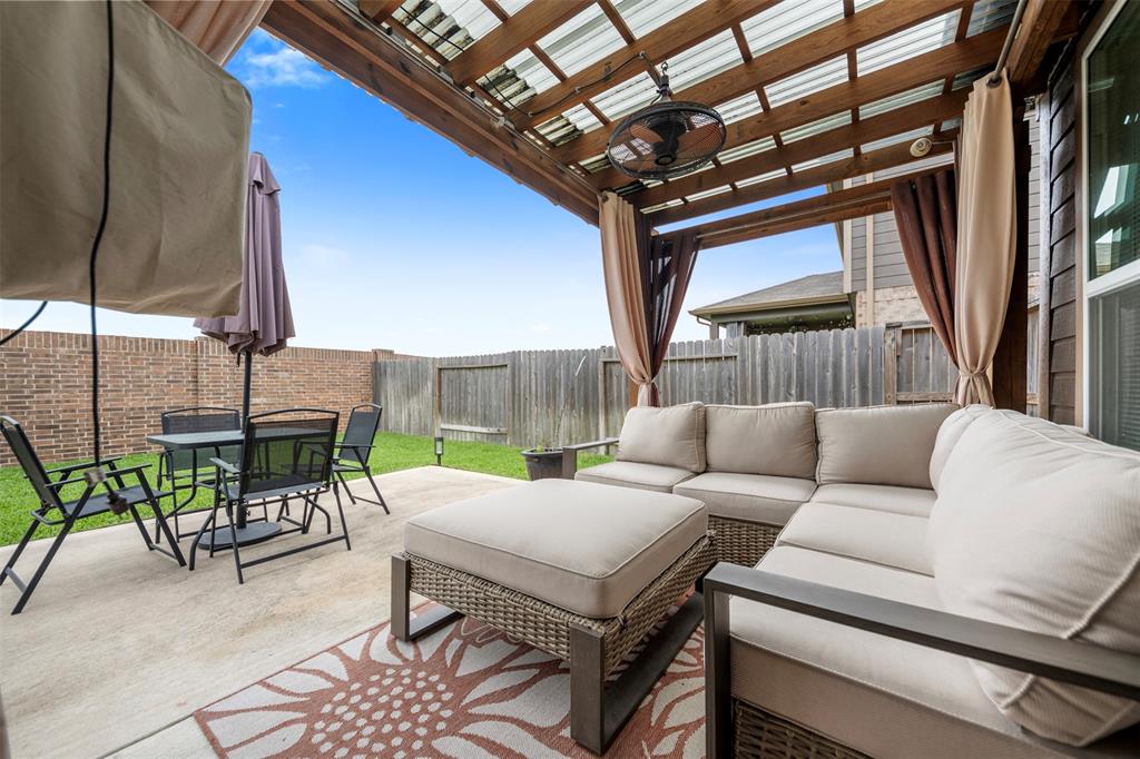 8818 Dalmatian Way, Rosharon, Texas image 32