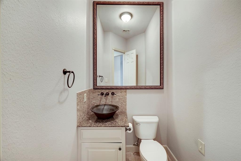 Photo 20 of 41 of 255 Plantation Road house