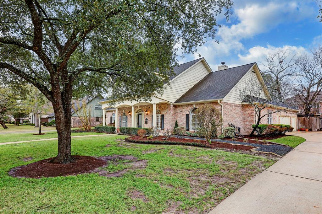 Photo 2 of 41 of 255 Plantation Road house