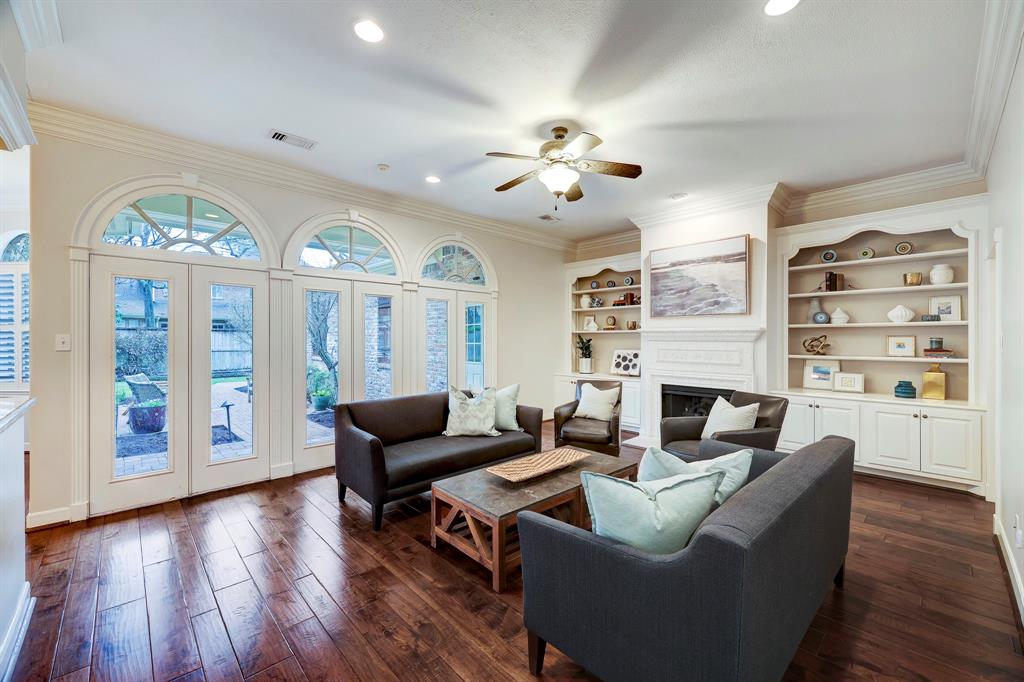 Photo 3 of 41 of 255 Plantation Road house