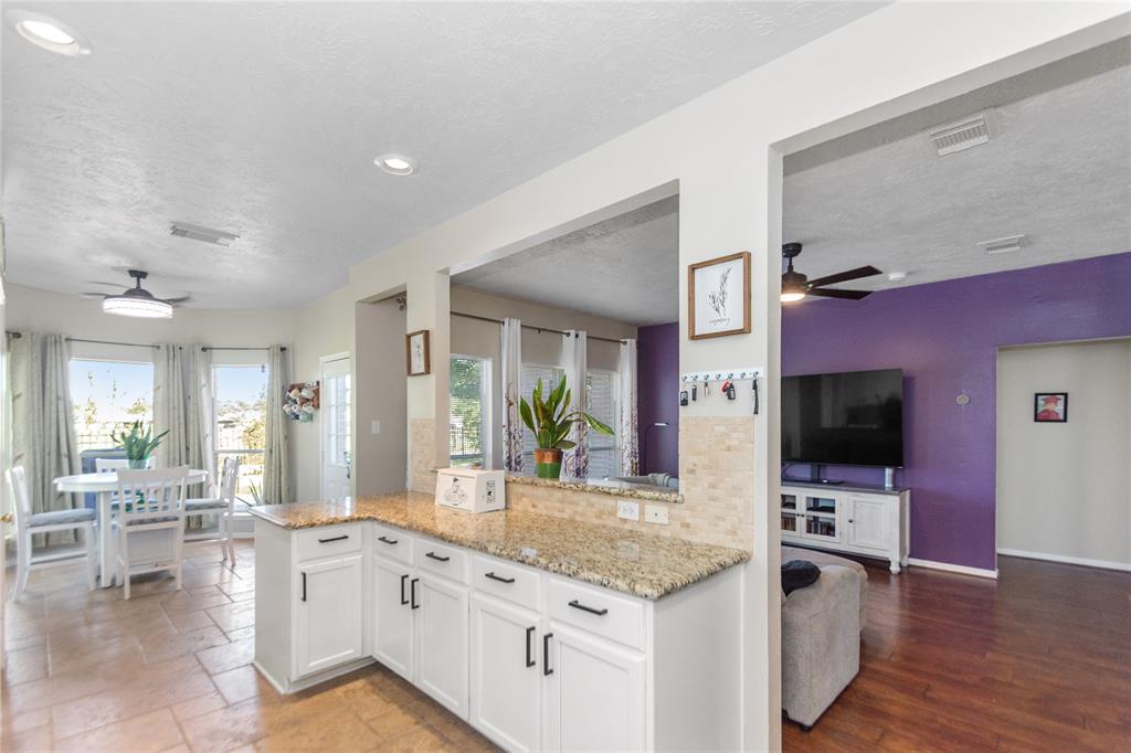 1403 Doral Court, Baytown, Texas image 1