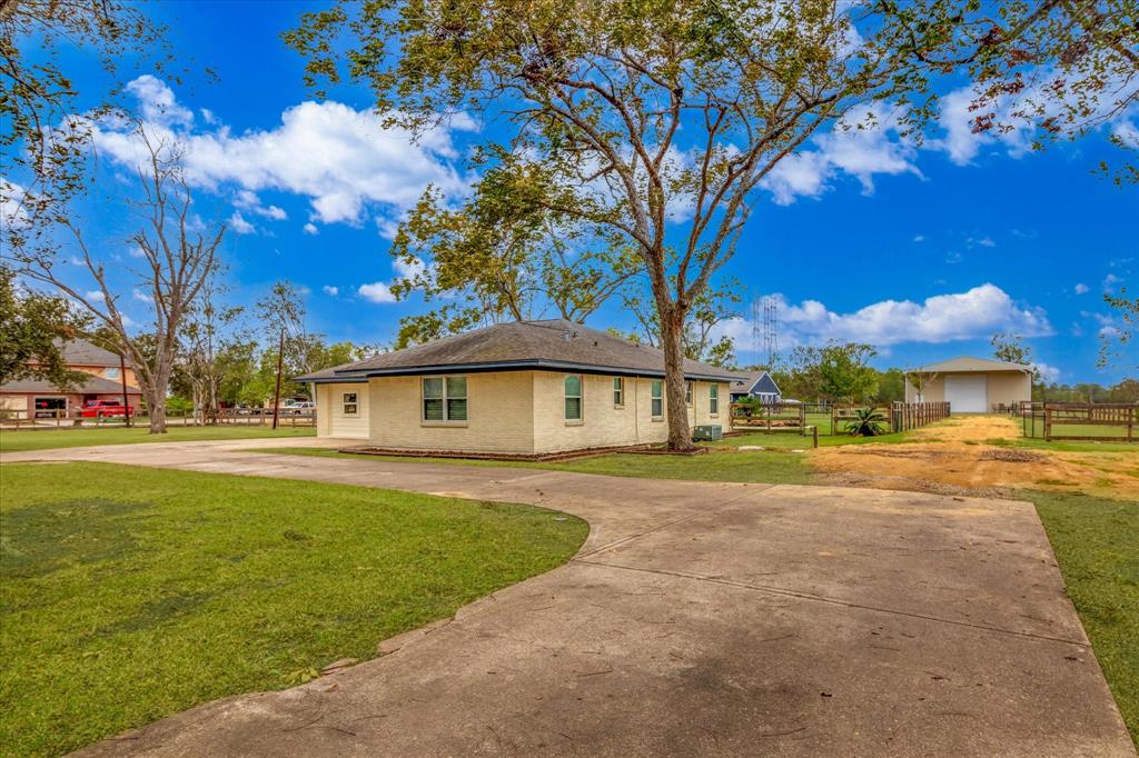 13708 Bohemian Hall Road, Crosby, Texas image 4