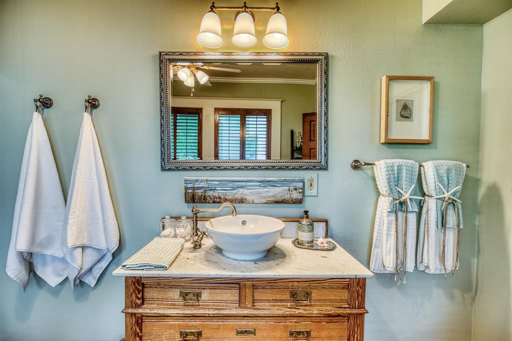 402 Ross Street, Brenham, Texas image 25