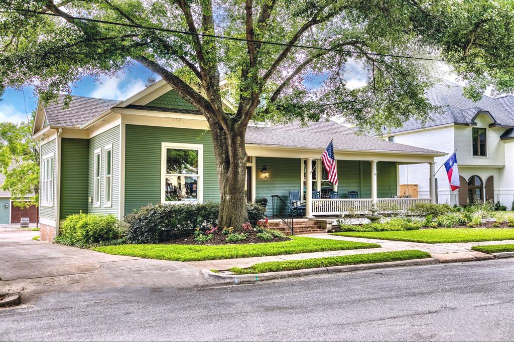 402 Ross Street, Brenham, Texas image 1