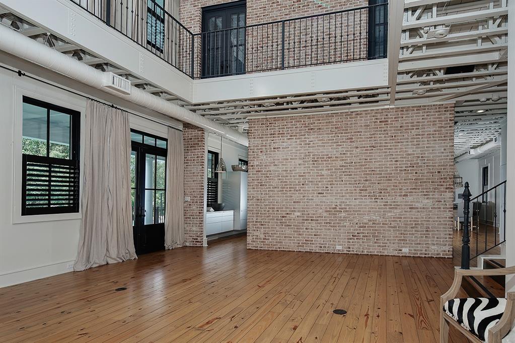 30 E Bay Boulevard