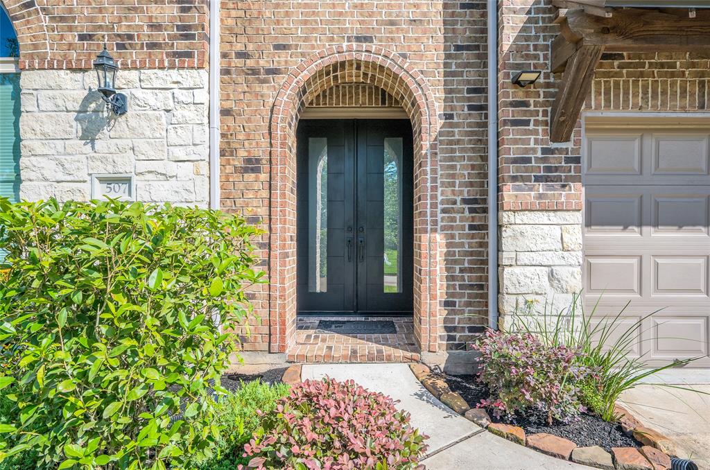 507 Woodsy Pine Court