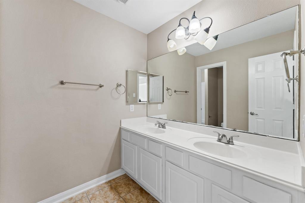 4204 Oriole Trails Drive, Dickinson, Texas image 28