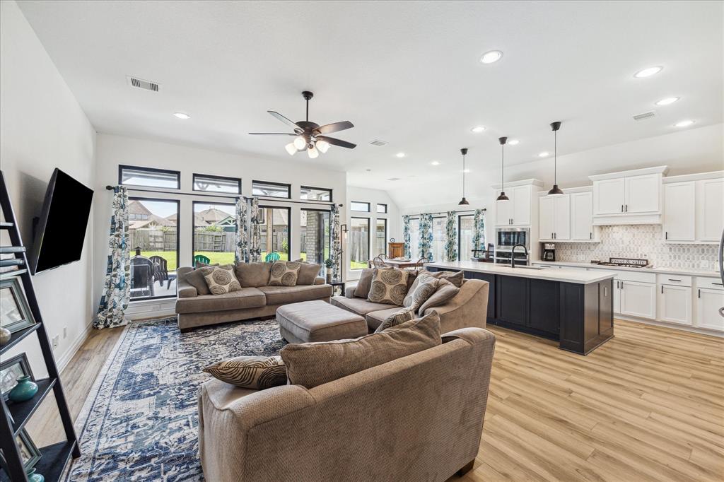 1810 Opal Field Lane, Richmond, Texas image 9