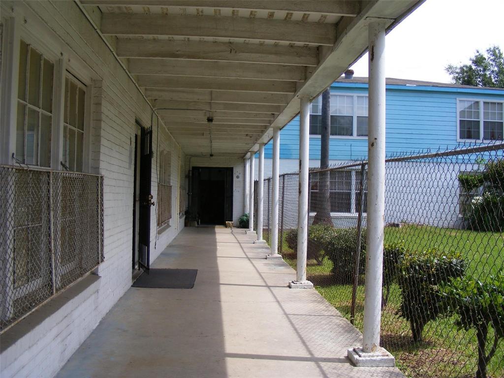 1905 Binz Street 1-10