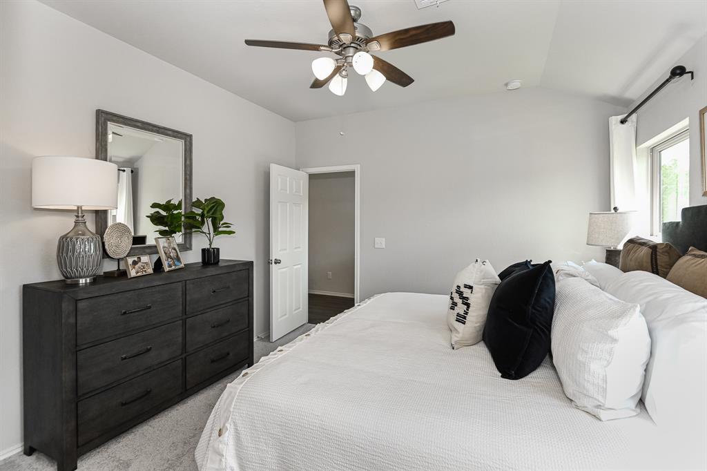 10415 Meadow Saffron Drive, Houston, Texas image 18