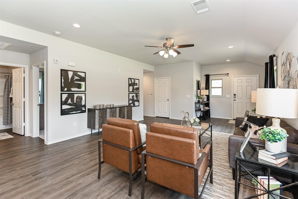 10415 Meadow Saffron Drive, Houston, Texas image 11