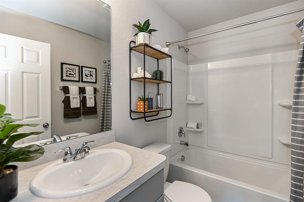 10415 Meadow Saffron Drive, Houston, Texas image 23
