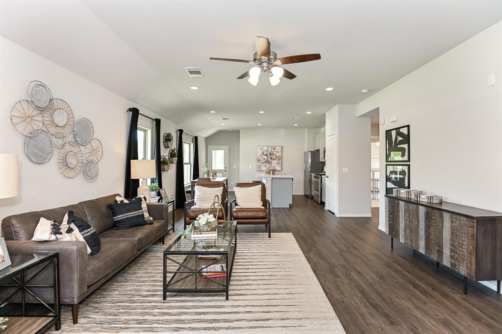 10415 Meadow Saffron Drive, Houston, Texas image 14