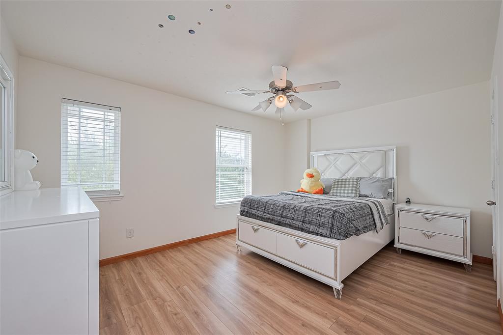 24411 Lakecrest Town Drive, Katy, Texas image 19