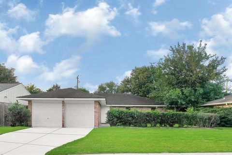 Single Family Residence in Houston TX 7422 Darnell Street 2.jpg