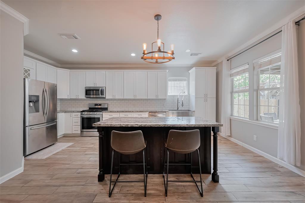1525 Deats Rd, Dickinson, Texas image 2