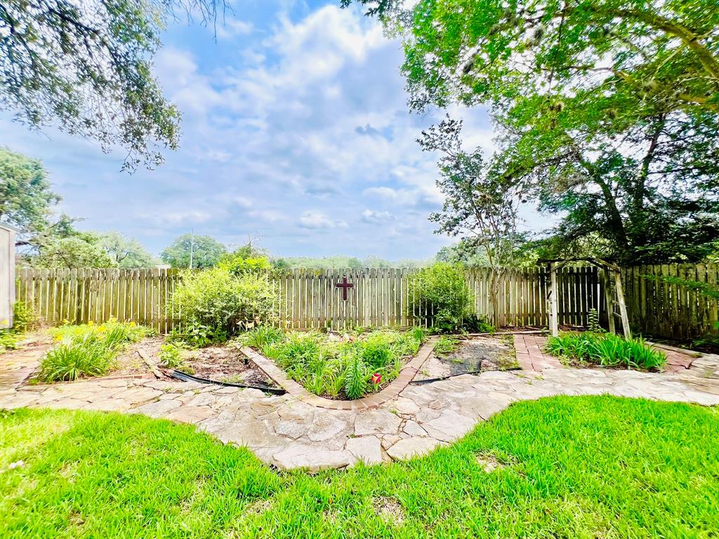 736 Sarah Jo Street, La Grange, Texas image 25