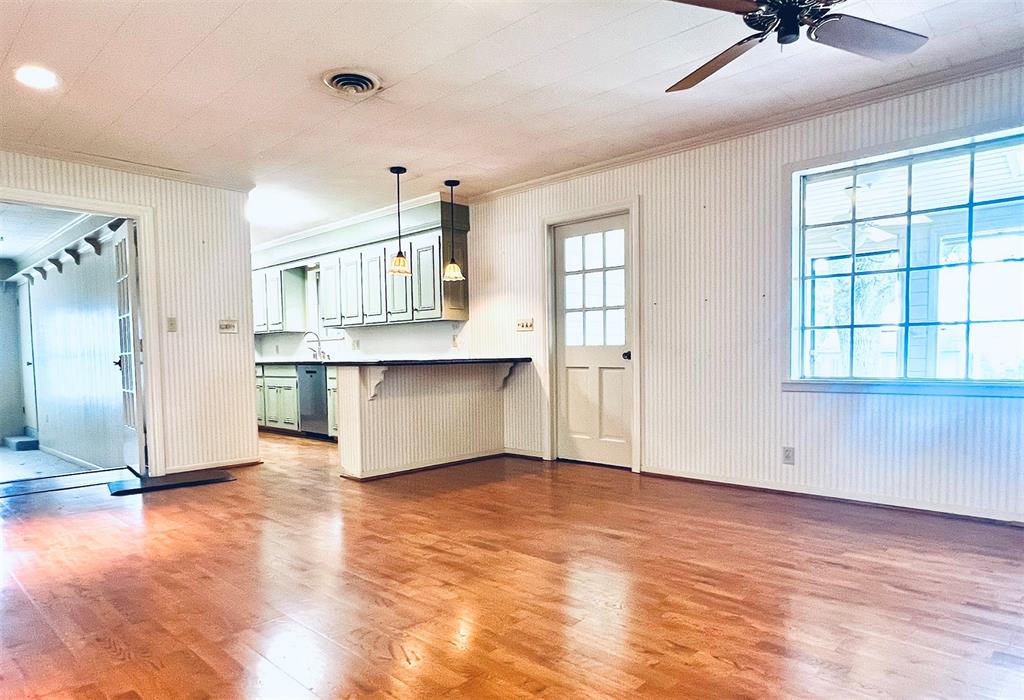 736 Sarah Jo Street, La Grange, Texas image 9