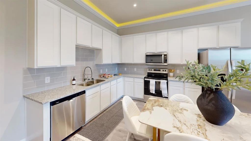 12400 Greens Road 1102