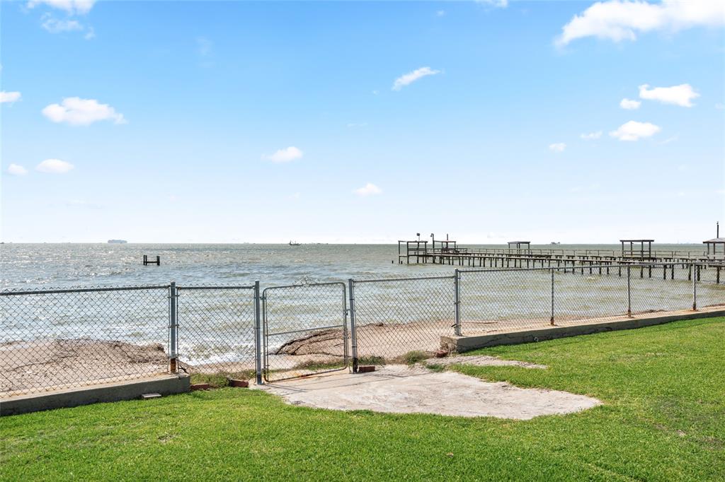 815 5th Street, San Leon, Texas image 40