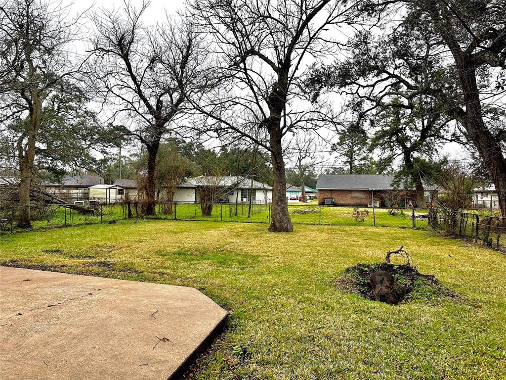 341 W Marion Street, Clute, Texas image 27