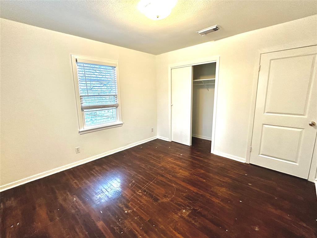 341 W Marion Street, Clute, Texas image 19