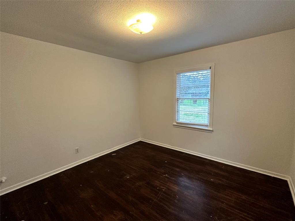 341 W Marion Street, Clute, Texas image 20