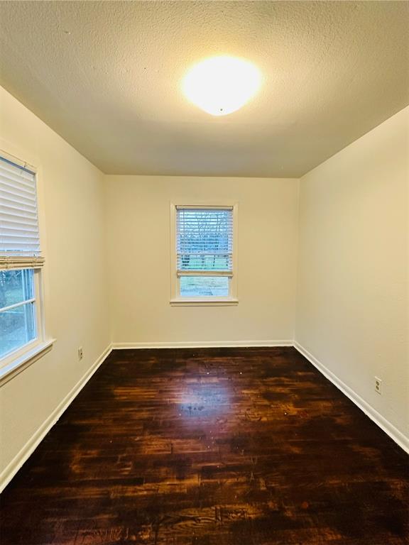 341 W Marion Street, Clute, Texas image 17