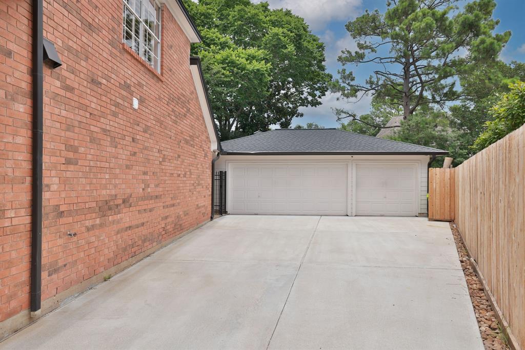15902 Ivy Bridge Lane