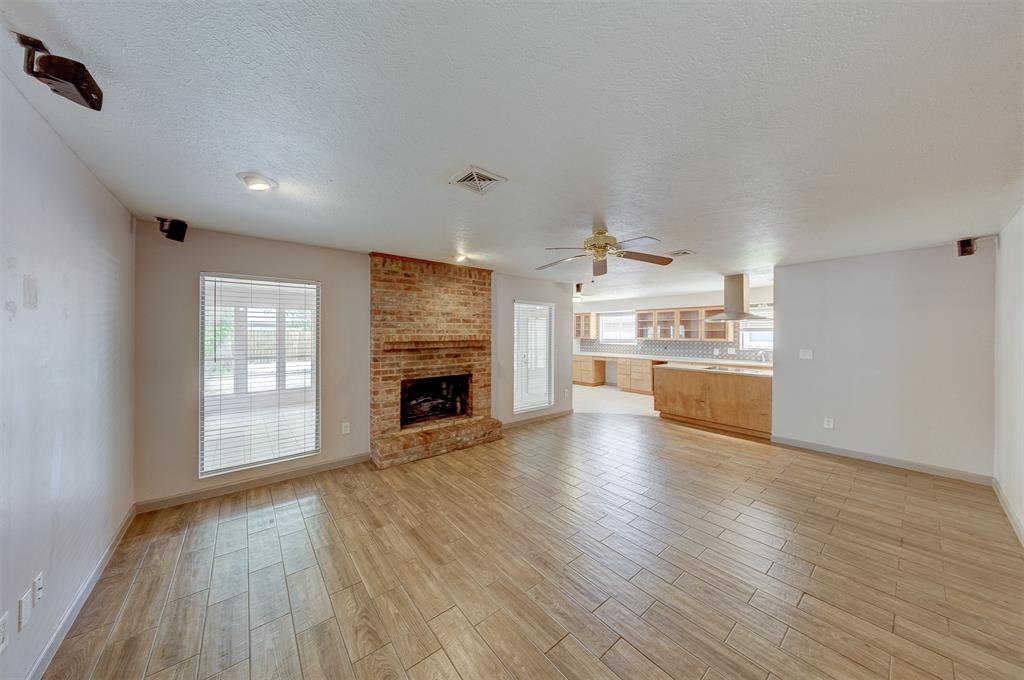 5000 Meadow Lark Street, Dickinson, Texas image 4