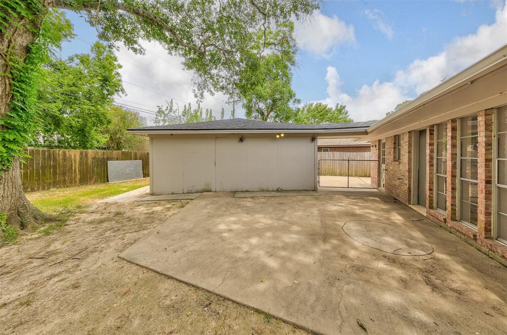 5000 Meadow Lark Street, Dickinson, Texas image 20