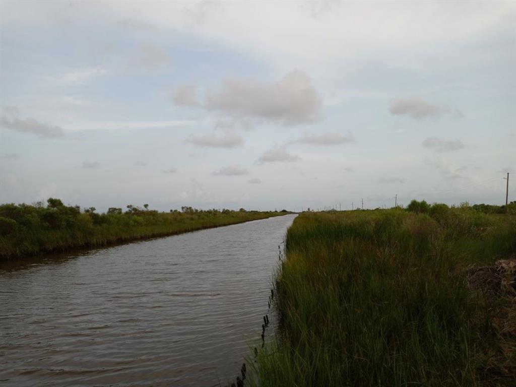 1240 4th Street, Gilchrist, Texas image 2