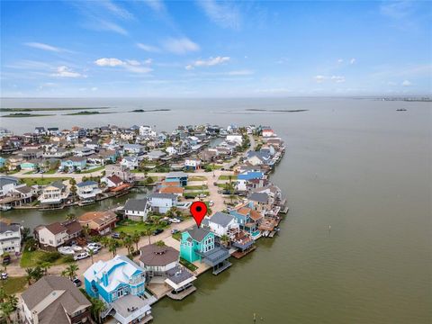 Photo of 407 Isles End Road Road, Tiki Island, TX 77554 (MLS # 4444996)