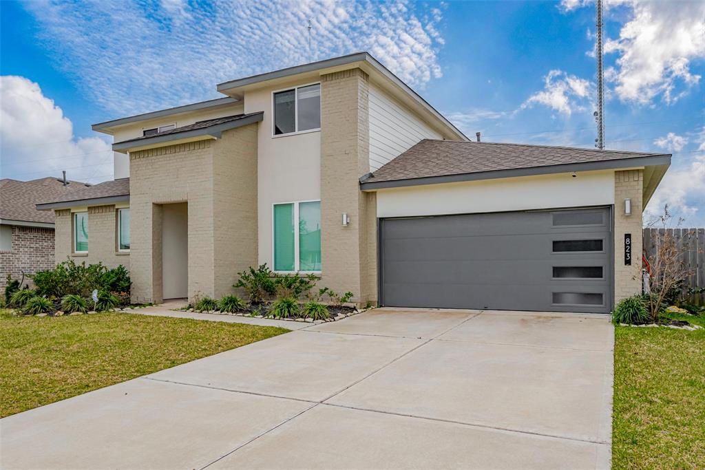 823 Starcross Bend Drive, Missouri City, Texas image 4