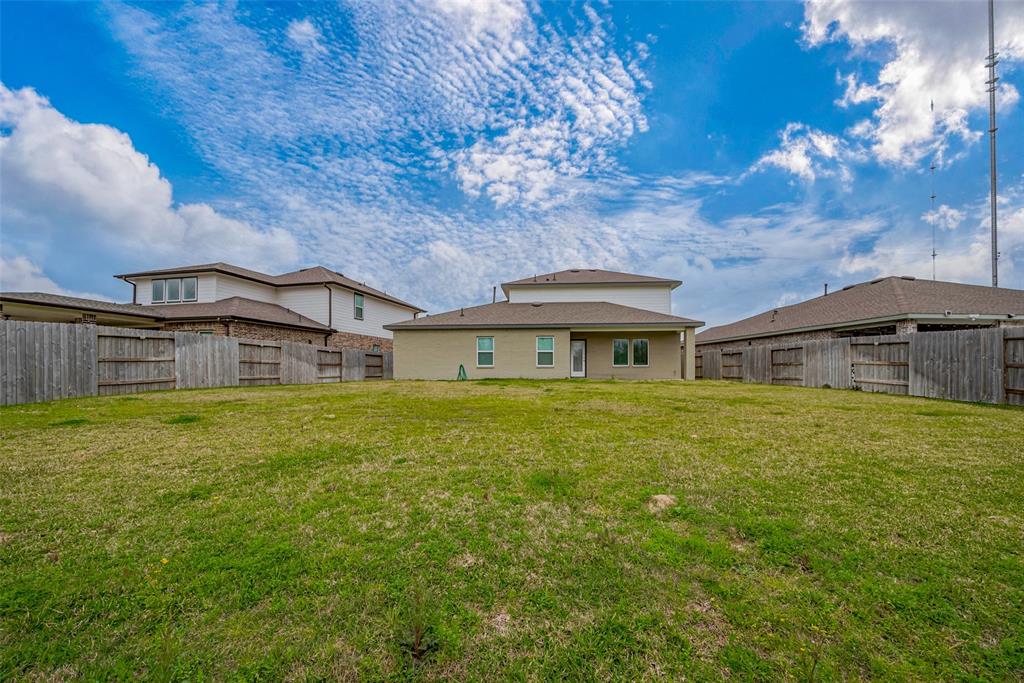 823 Starcross Bend Drive, Missouri City, Texas image 14