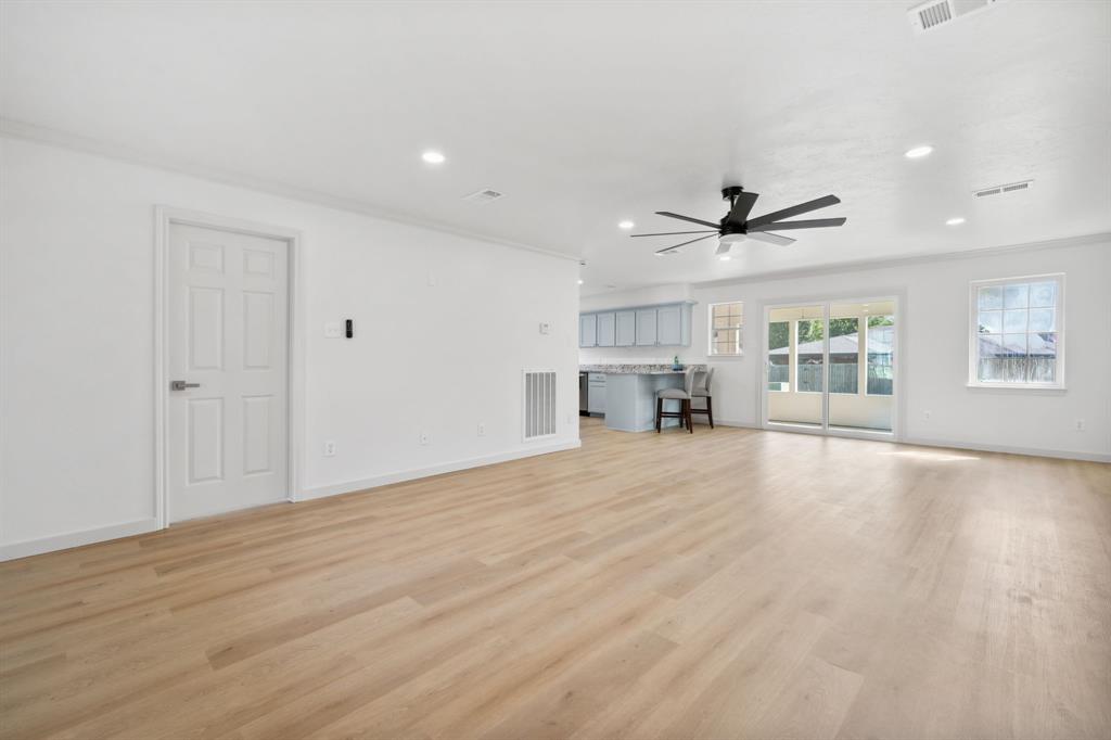 6998 Breezy Point